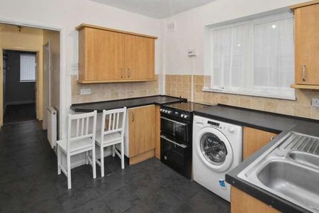 Tewkesbury Road, Golborne, WA3 - Photo 4