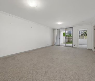 Stylish 1-bedroom apartment with courtyard - Photo 1