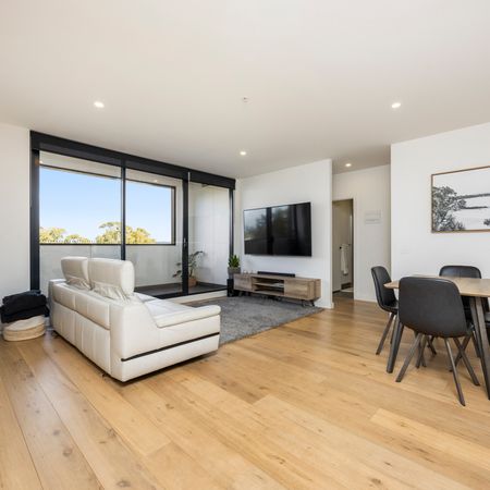 Modern Apartment with Exceptional Amenities and Prime Location - Photo 3