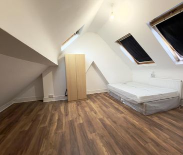 1 bedroom in a flat share to rent - Photo 1