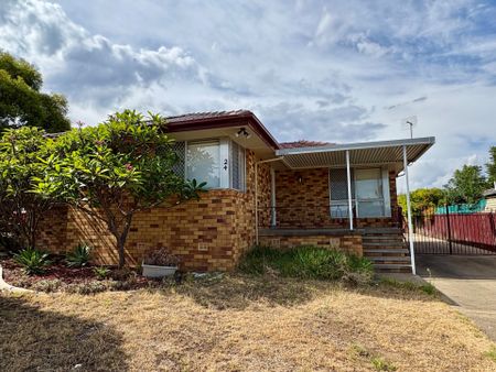 SOUTH TAMWORTH- 3 Bedroom Home - Photo 2