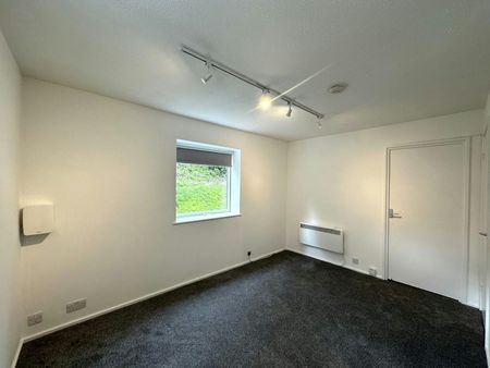 Flat to rent on - Photo 5