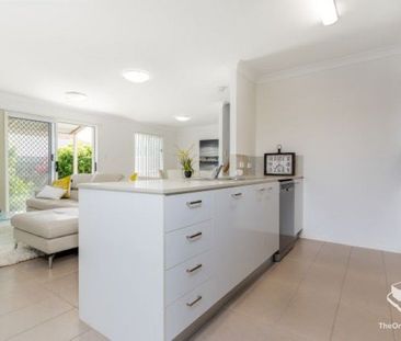 Impressive 4 Bedroom Townhouse - Photo 1