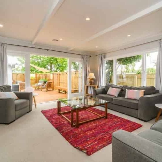 Large 3bdrm home + Seperate sleepout - Photo 1