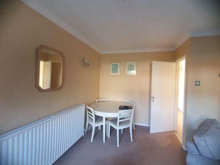 3 bedroom terraced house to rent - Photo 3