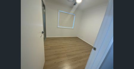 Nearly New Family Home - Photo 5