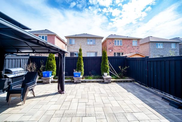 Detached Home For Lease | E9239530 - Photo 1