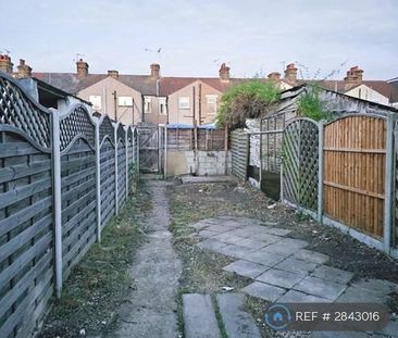 2 bedroom terraced house to rent - Photo 6