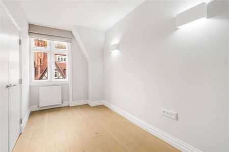 Beautifully presented duplex apartment, refurbished in a neutral contemporary style with two double bedrooms and a study. - Photo 3