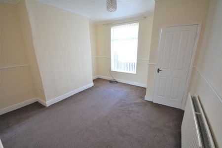 2 bedroom House To Let - Photo 2