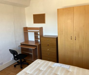 4 bedroom terraced house to rent - Photo 4