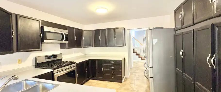 1-16 Inwood Dr, Kanata, Ontario K2M 1Z5 | 16 Inwood Drive 1, Ottawa - Photo 1