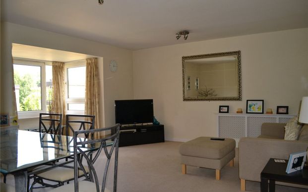 Mount Felix, Walton-on-Thames, Surrey, KT12 - Photo 1