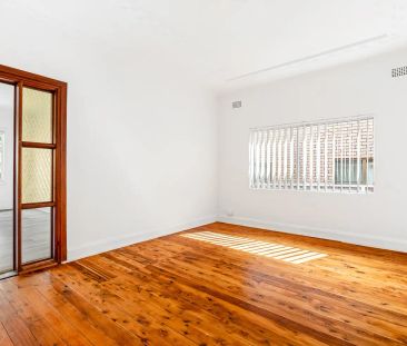 “3 BEDROOM FAMILY HOME” - Photo 5