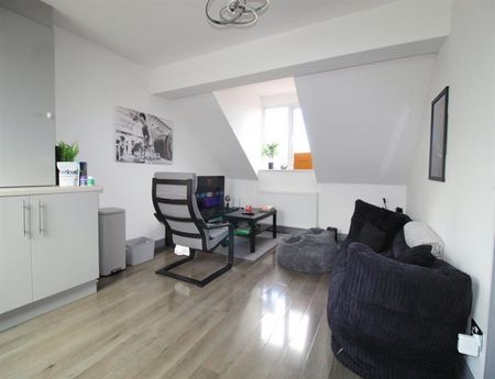 1 Bedroom Apartment To Let - Photo 2