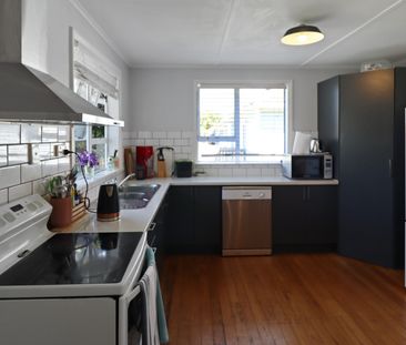 Situated in a highly sought after area, welcome to 66 Rata Street! - Photo 2