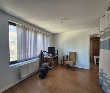 Location Appartement 4 pièces 129m² ST OMER 62500 - Photo 2