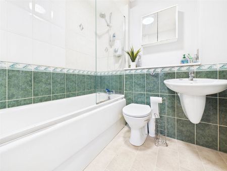 Morland Close, Hampton, TW12 - Photo 5