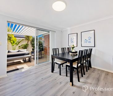 Spacious and Stylish Townhouse in the Heart of Dianella - Photo 5