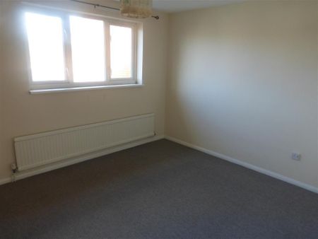 Hamble Drive, Aylesbury - Photo 2