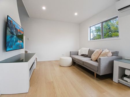 Elegantly Refurbished 3-Bedroom Home in Glenfield - Photo 5