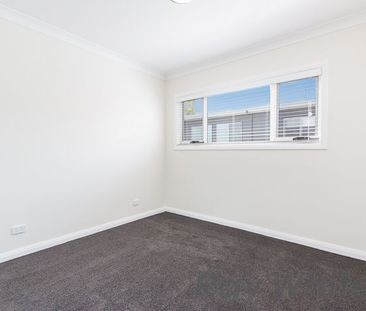 Modern, Contemporary, Low Maintenance - Photo 3