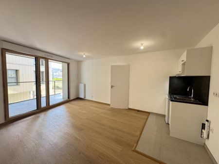 Location Appartement 2 pièces 47m² CHAMBERY 73000 - Photo 2