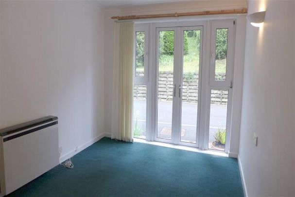 2 bedroom retirement property to rent - Photo 1