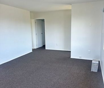 Newly renovated 3BR Home in Kelson - Photo 1