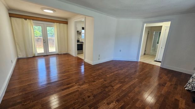 For Lease - 111 Bexhill Avenue Unit# Main, Toronto, Ontario - Photo 1