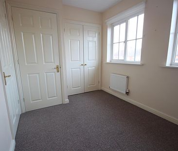 2 bedroom End Terraced to let - Photo 5