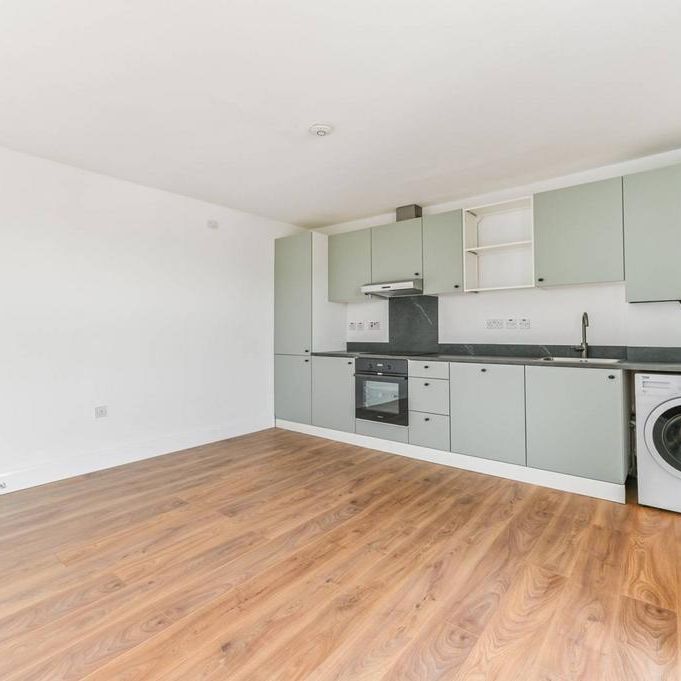 3 bedroom flat to rent - Photo 1