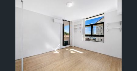 SPACIOUS UNIT LOCATED IN THE HEART OF KOGARAH - Photo 2