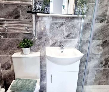 Luxury Private Rooms Room 2 - Photo 1