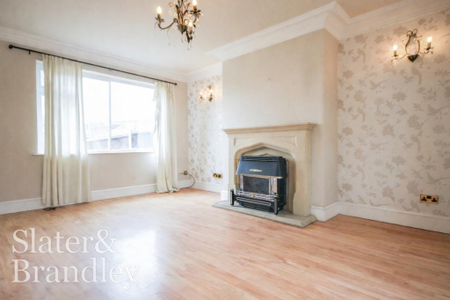 3 bedroom end of terrace house to rent - Photo 2