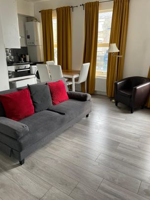 1 Bed Flat, Greyhound Lane, SW16 - Photo 1