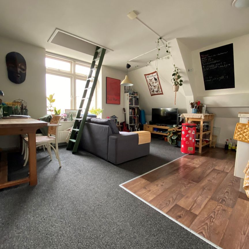 Per direct beschikbaar voor studenten: appartement met vide aan de Voorstraat, Utrecht centrum - Foto 1