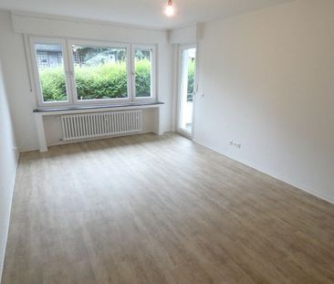 *Balkonwohnung im Erdgeschoss mit Tageslichtbad* - Foto 1