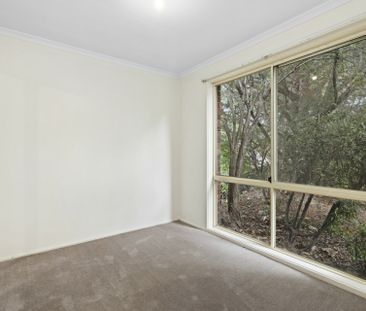 Lovely Three Bedroom Home - Photo 6