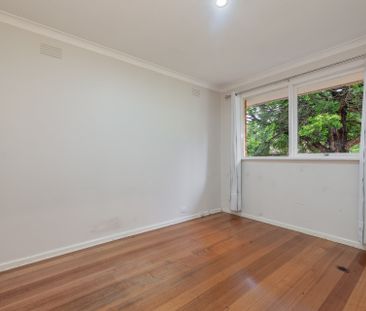 32 Barry Road, BURWOOD EAST - Photo 3