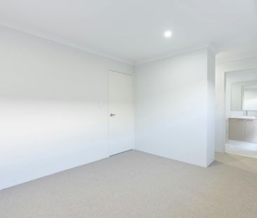 Stunning Near New Build – Modern Comfort & Convenience! - Photo 6