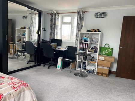 6 bedroom terraced house to rent - Photo 2