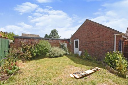 2 bedroom house to rent The Drift, Great Cornard, Sudbury, CO10 - Photo 2