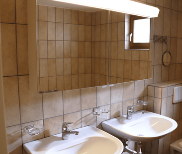 Grosszügige 4.5 Zimmer Wohnung in saniertem Bauernhaus mit Charme - Photo 6