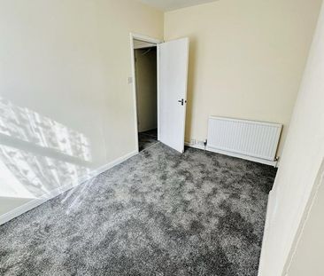 4 Bed Detached House, Hungerton St, NG7 - Photo 2