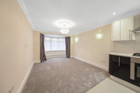 3 bedroom apartment to rent - Photo 2