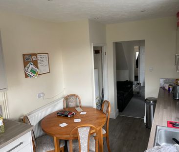 4 bedroom house - Photo 5