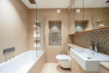 3 bedroom flat to rent - Photo 5