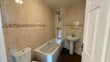 Oxford Street, Burnham-on-Sea, Somerset - Photo 3