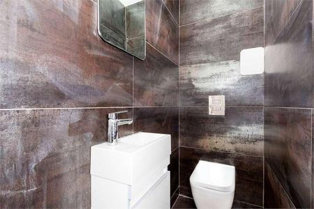 Grand Approach, Bathurst Walk, Richings, SL0 - Photo 3